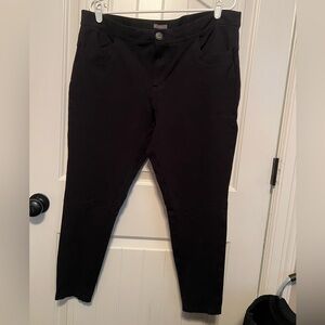 Black Maurice’s pants.